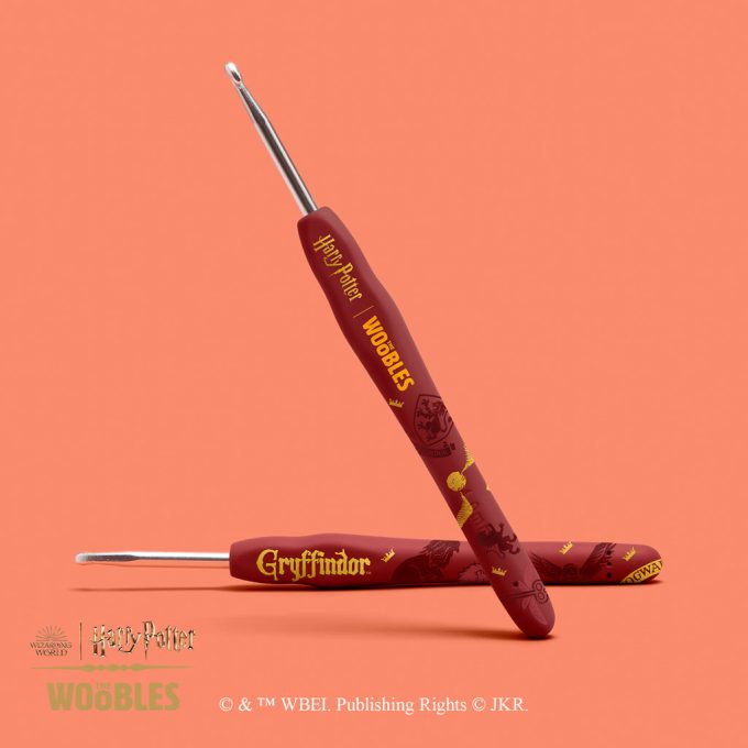 Gryffindor™ Lion and Scarf Bundle